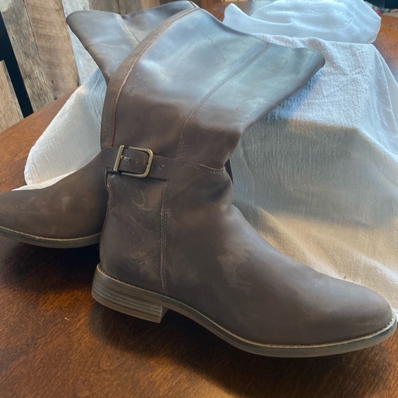 Clarks Shoes - Clark Boots